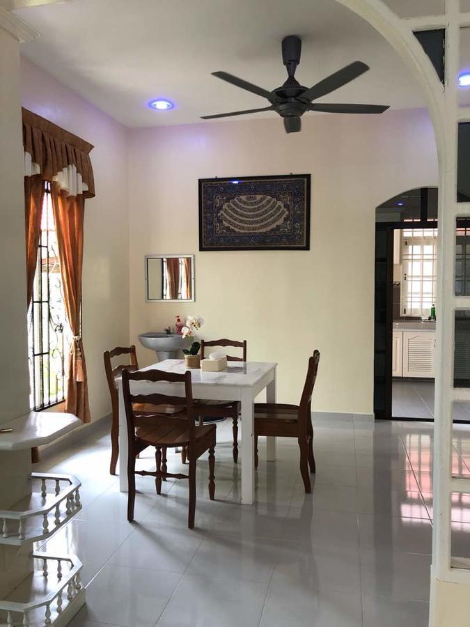 Family Homestay Kuala Terengganu Exterior foto